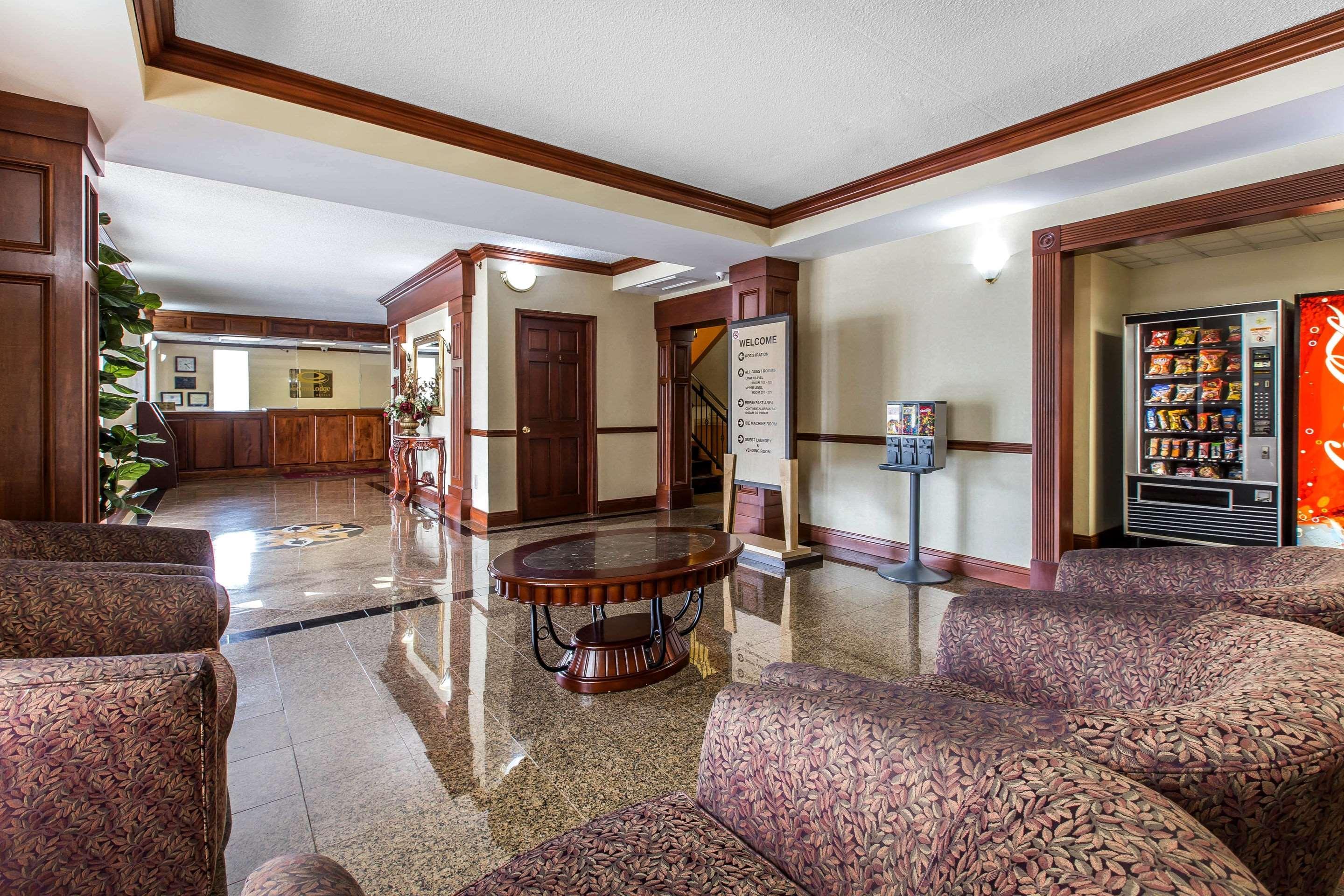 Econo Lodge At Six Flags Остелл Экстерьер фото