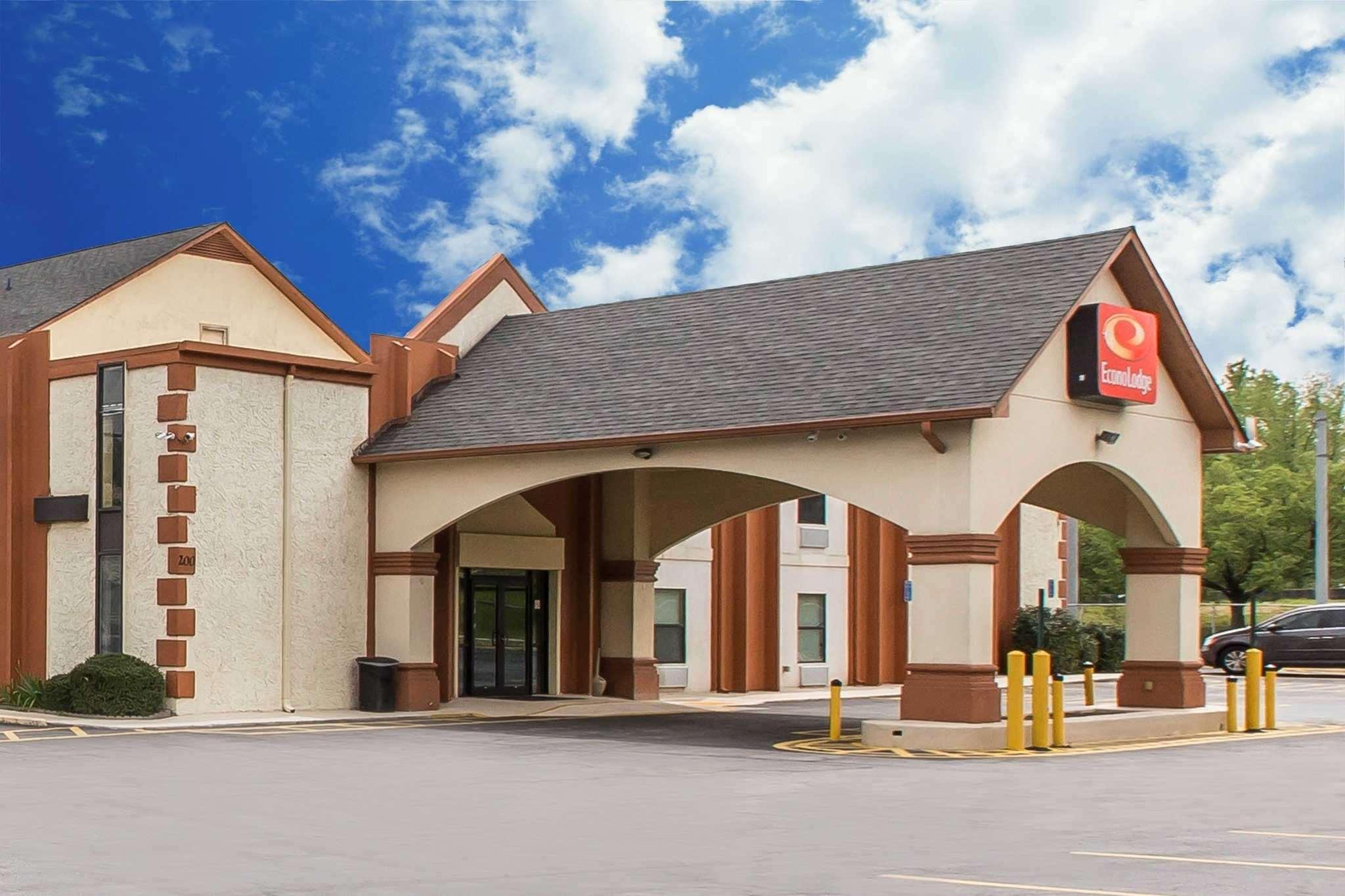 Econo Lodge At Six Flags Остелл Экстерьер фото