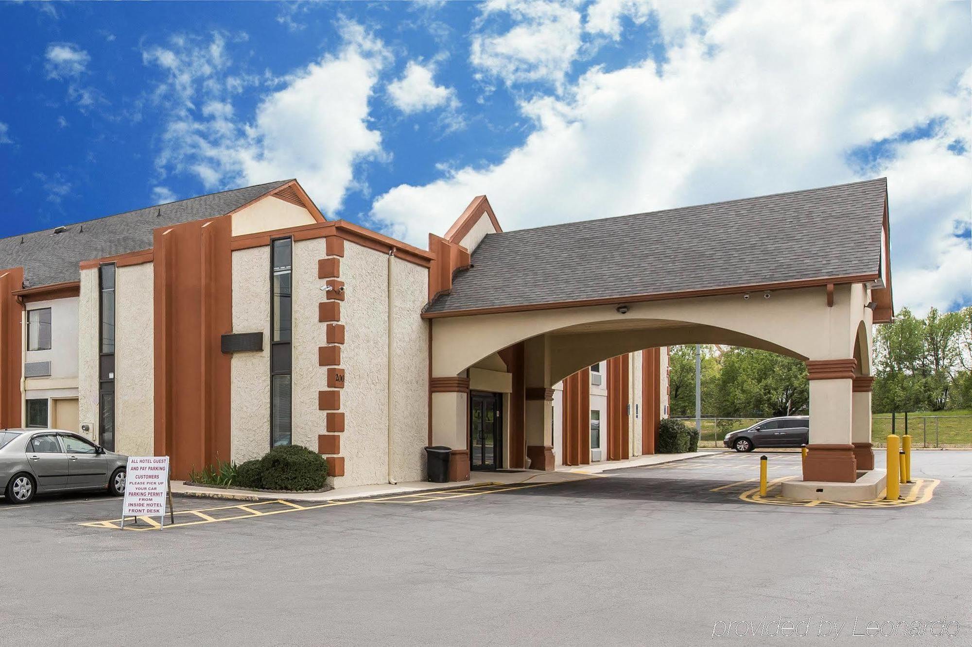 Econo Lodge At Six Flags Остелл Экстерьер фото